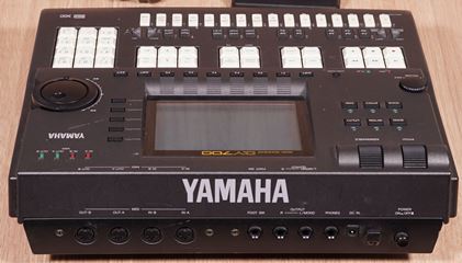 Yamaha-QY700